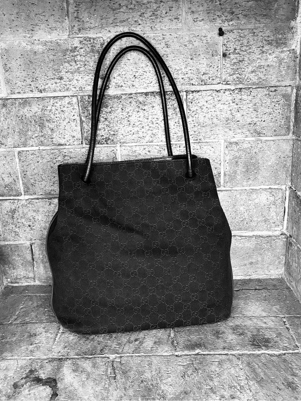 🤎 Gucci vintage classic GG monogram canvas tote leather handles price is firm - Picture 5 of 17